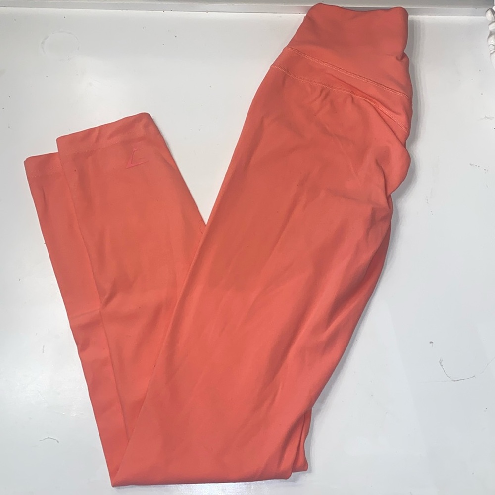 Gym shark leggings size 0. Light pink with many little pretty details.